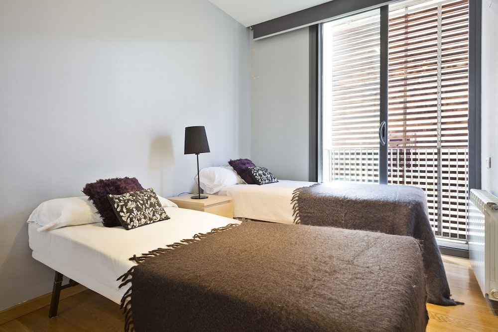 My Space Barcelona Gracia Pool Terrace Center 13/49