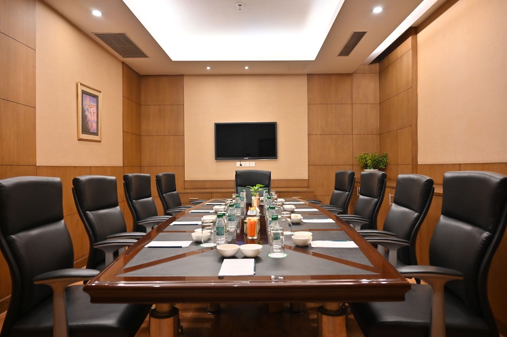 Savoy Suites Greater Noida 55/61