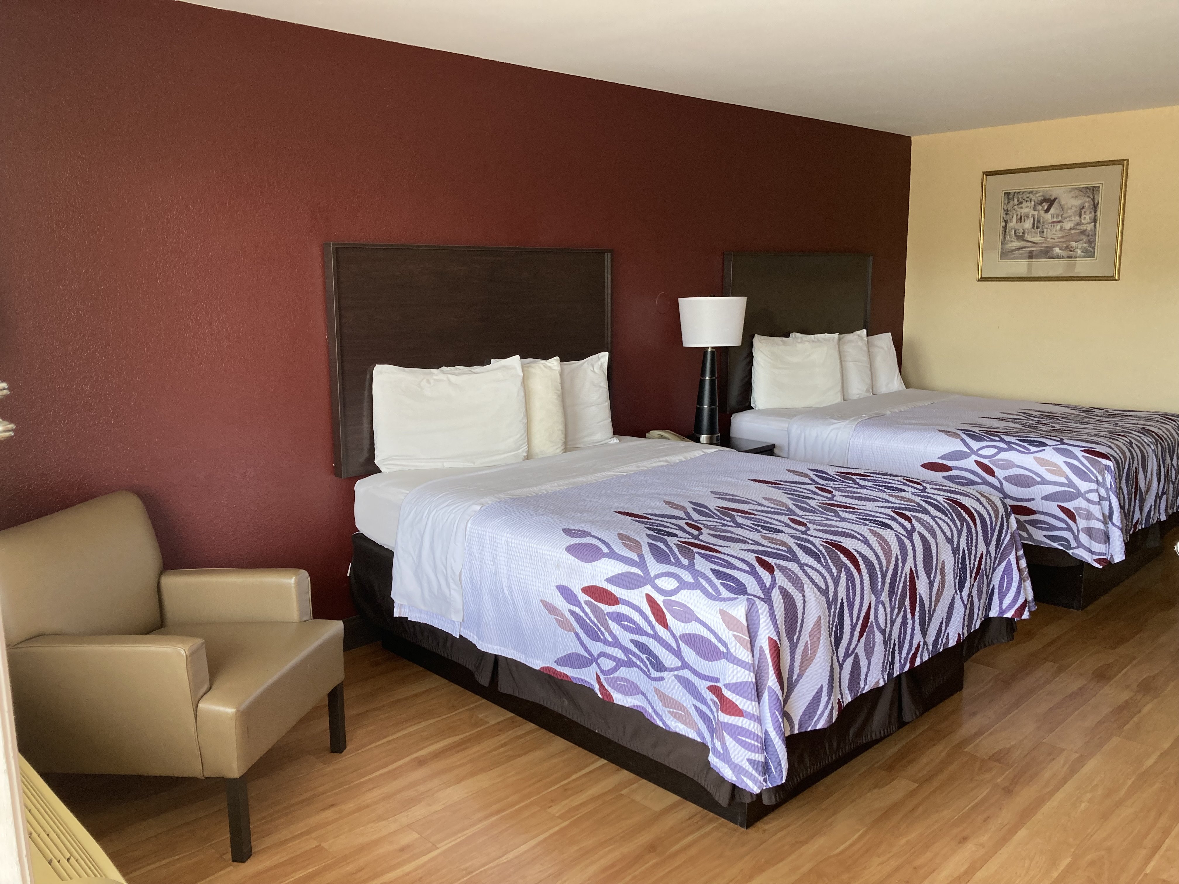Room at Red Roof Inn Suites Cleveland Tn, CLEVELAND - TN