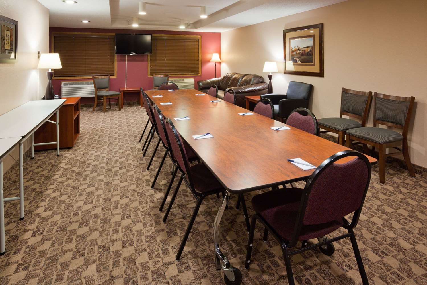 AmericInn by Wyndham Austin 8/10