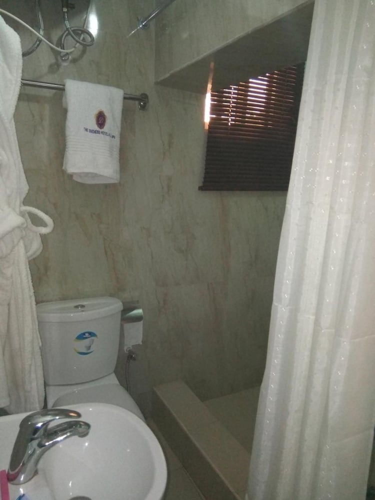 Duchess Hotel And Spa 21/22
