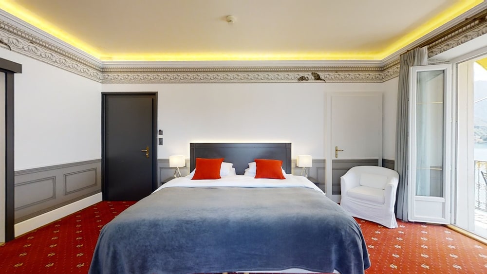 GOLF HOTEL RENE CAPT 24/67