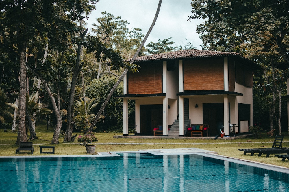 Talalla Retreat 4/64