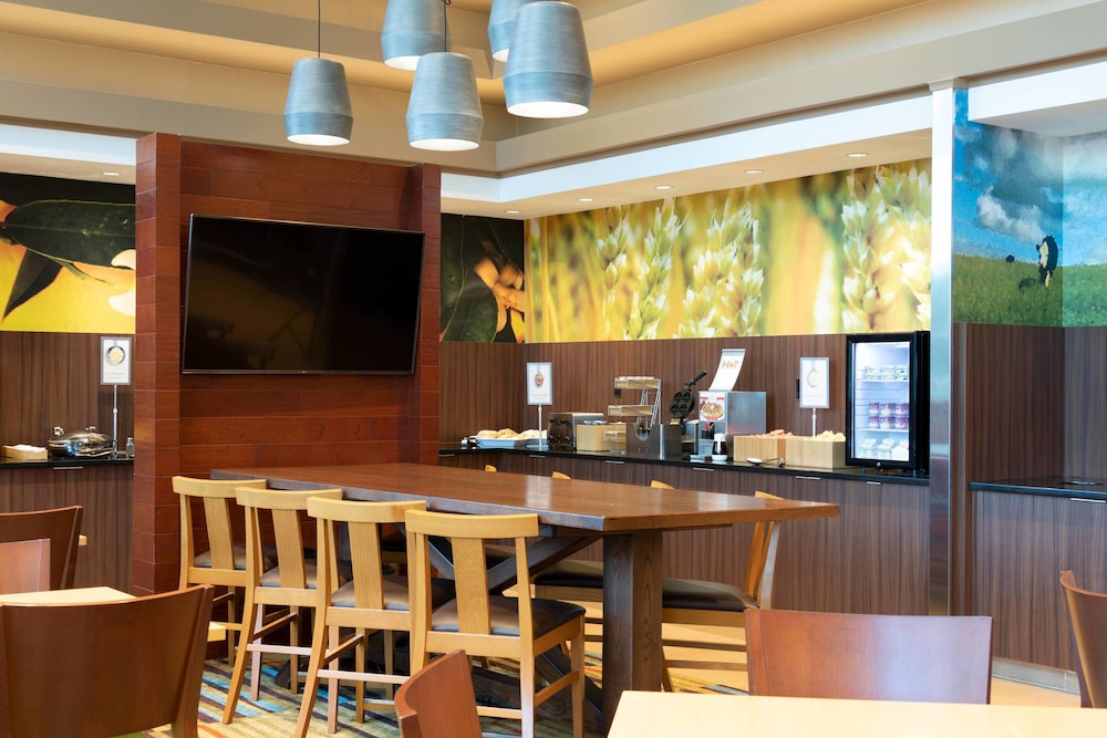 Fairfield Inn Suites New York Queens Fresh Meadows 35/43