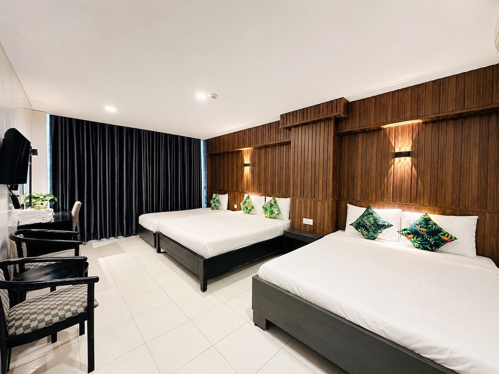 Holiday Hotel 22/59