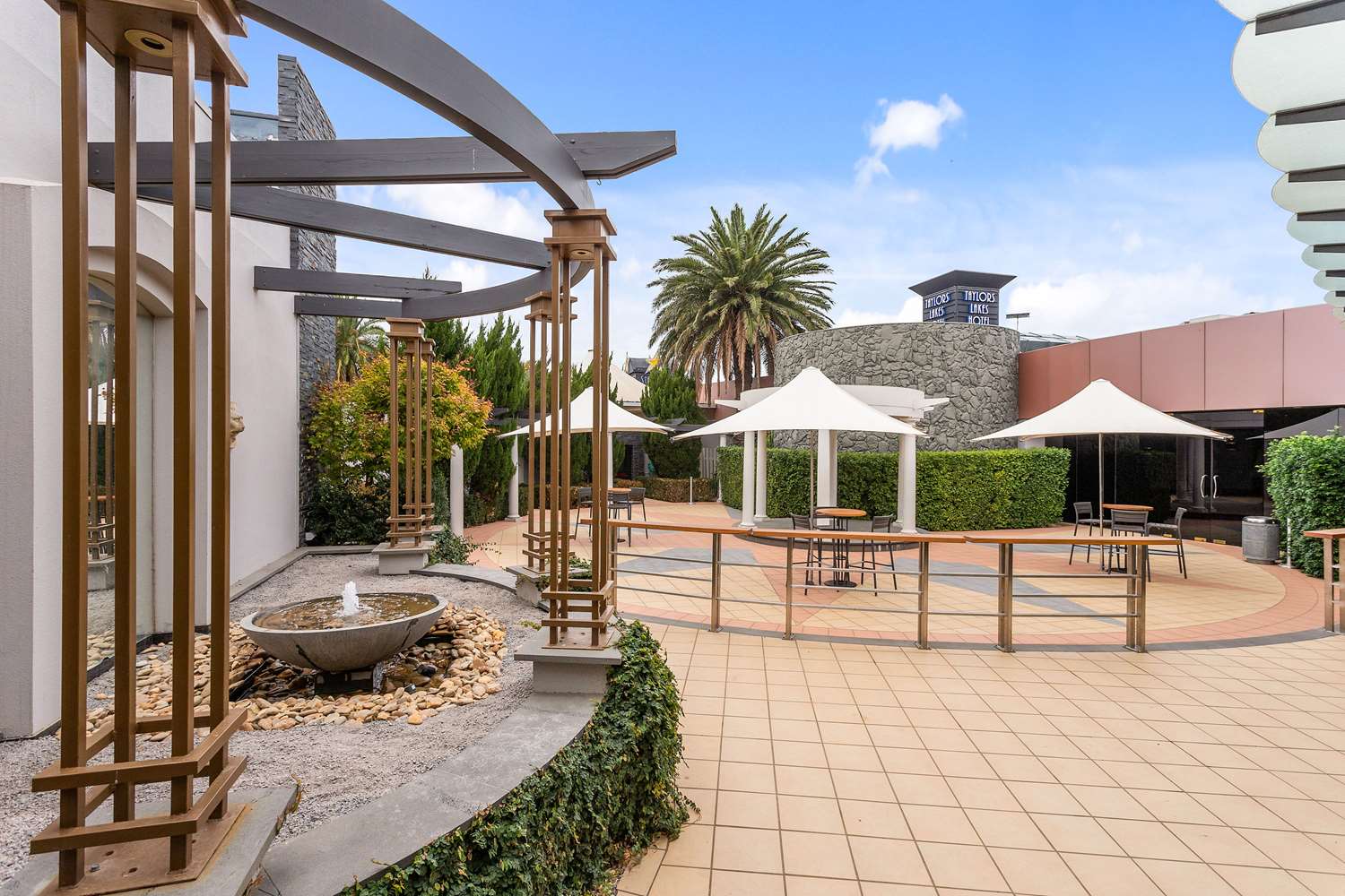 Quality Hotel Taylors Lakes 28/28