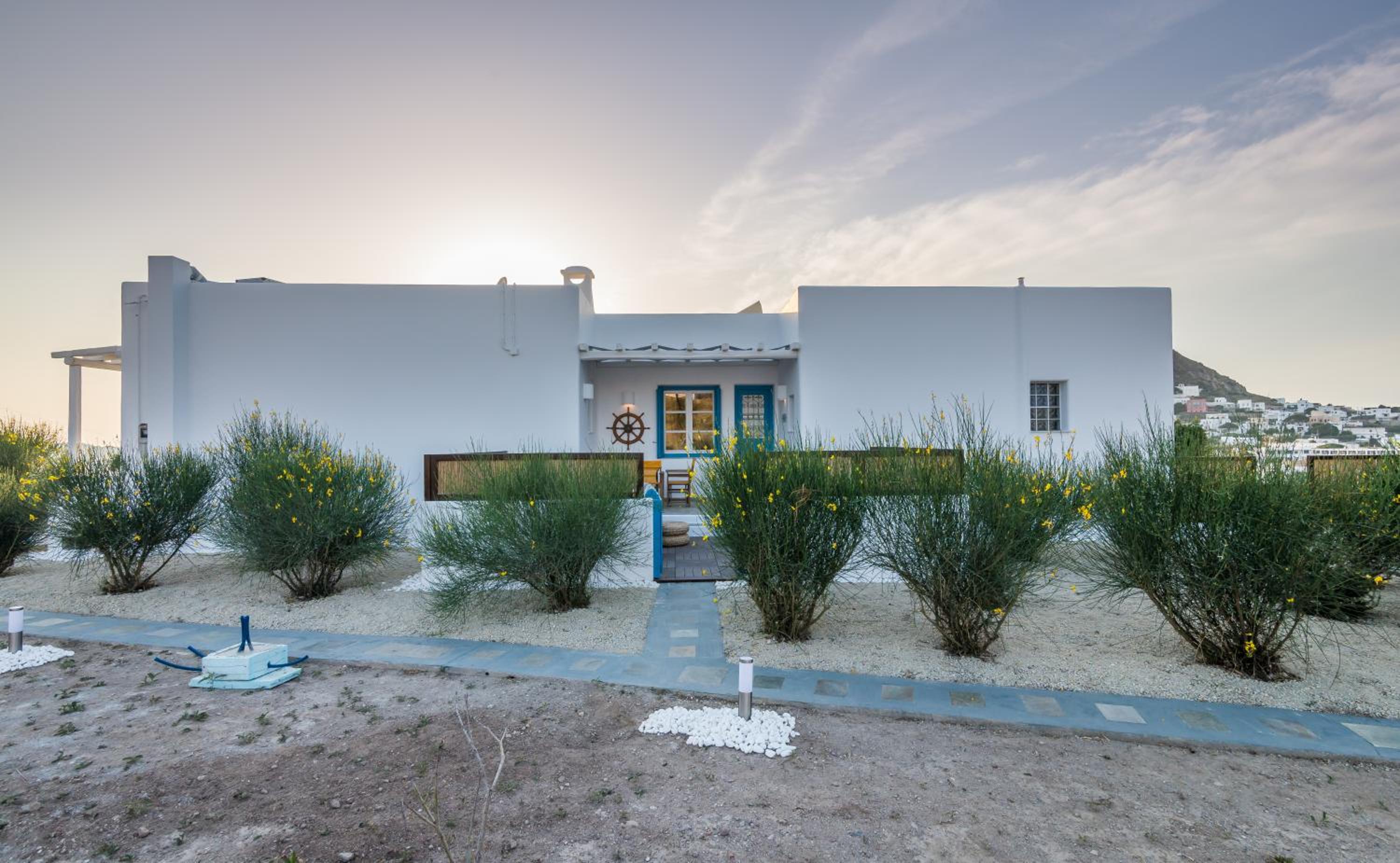 Eiriana Luxury Suites 55/60