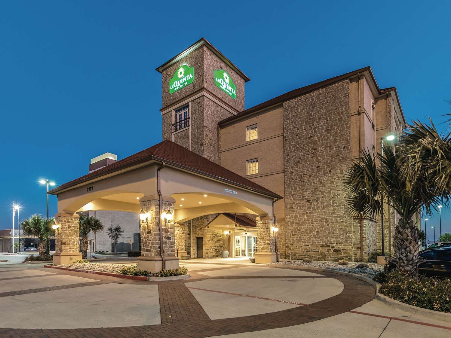 La Quinta Inn & Suites by Wyndham Dallas Grand Prairie South 10/44