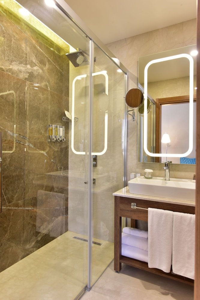 Vespia Hotel 16/70