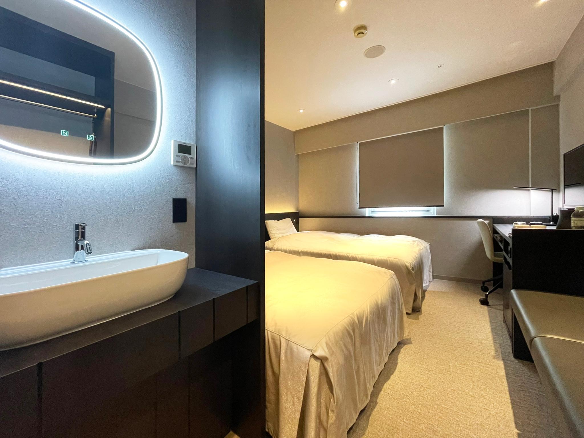 Designer, Standard, Twin Beds, Smoking
