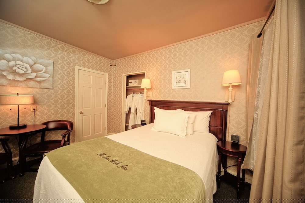 Inn At St John 17/36
