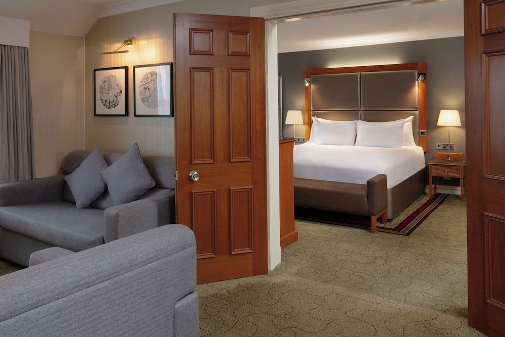Ambassador, Suite, King Bed, Sofa