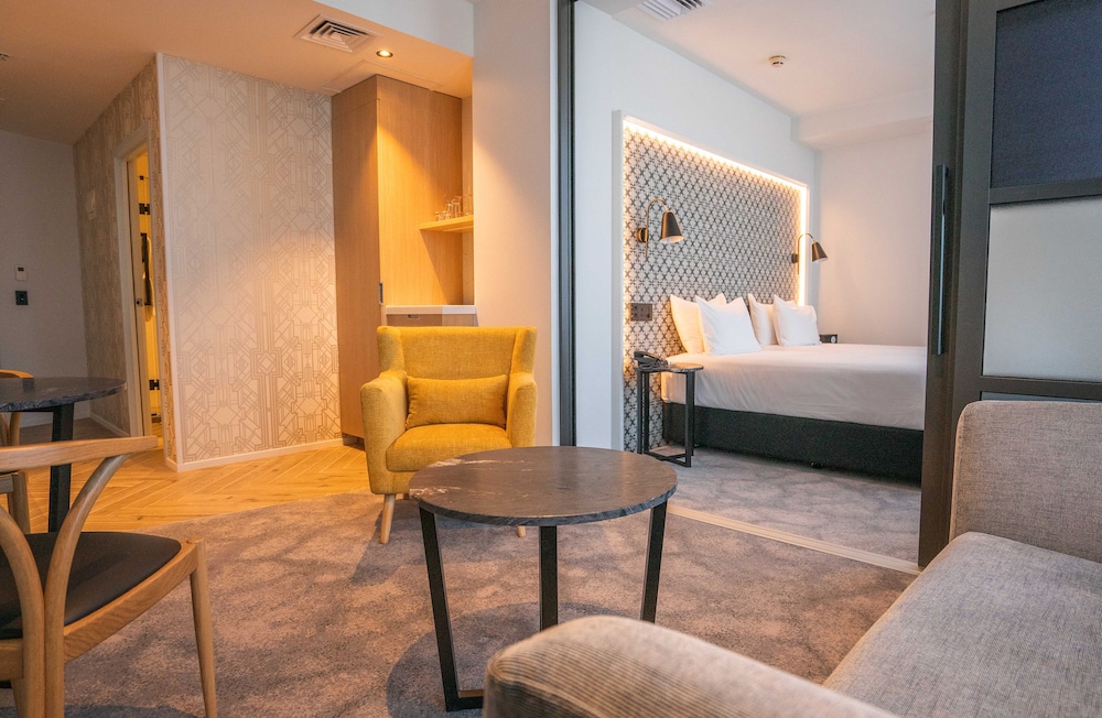 Legacy Airedale Hotel Auckland 52/67