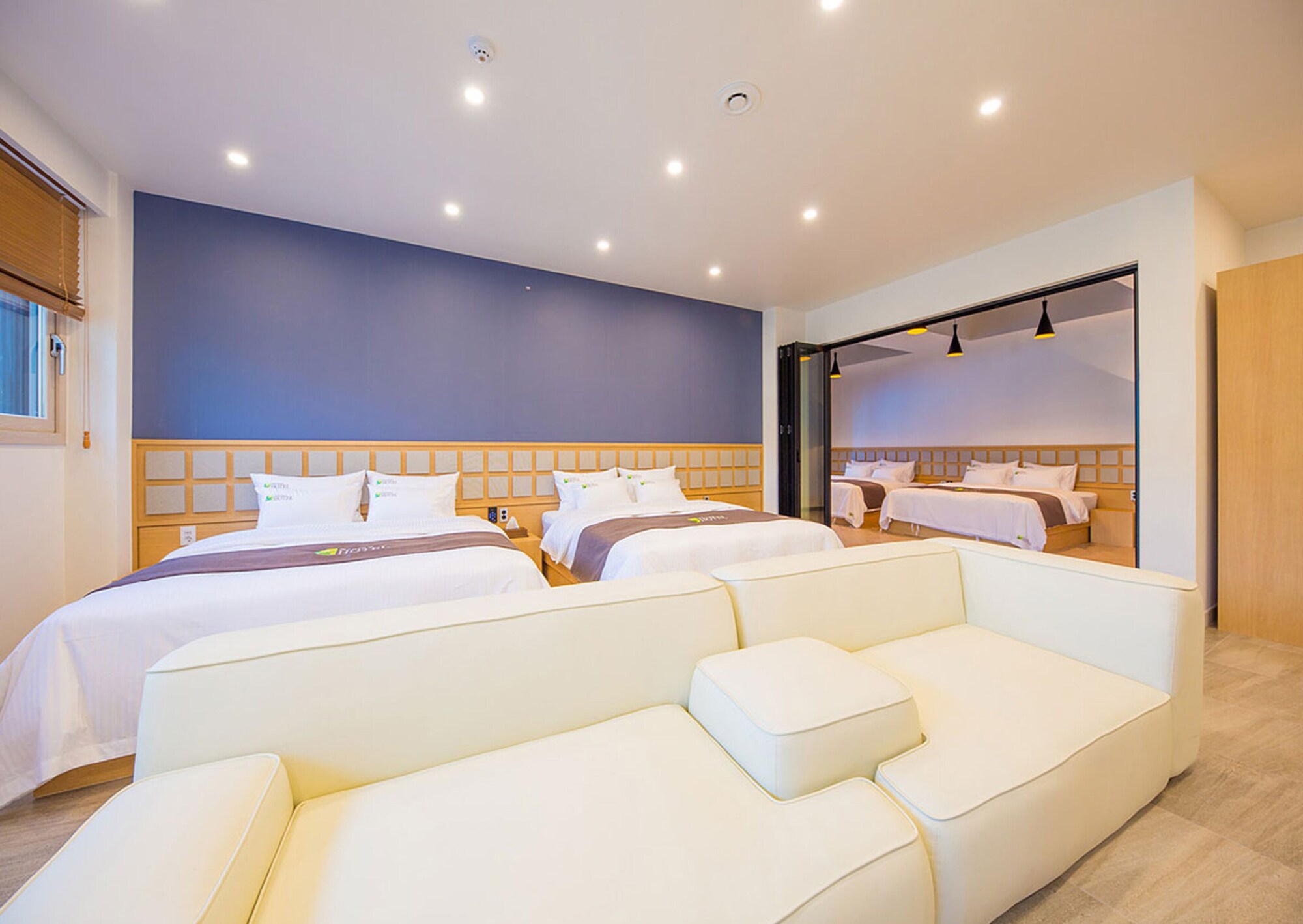 Special, Deluxe, 4 Double Beds