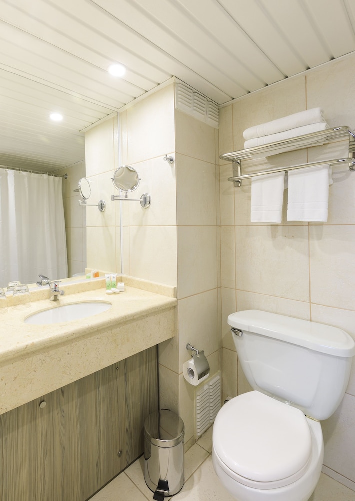 Hotel Frontera Plaza 30/31