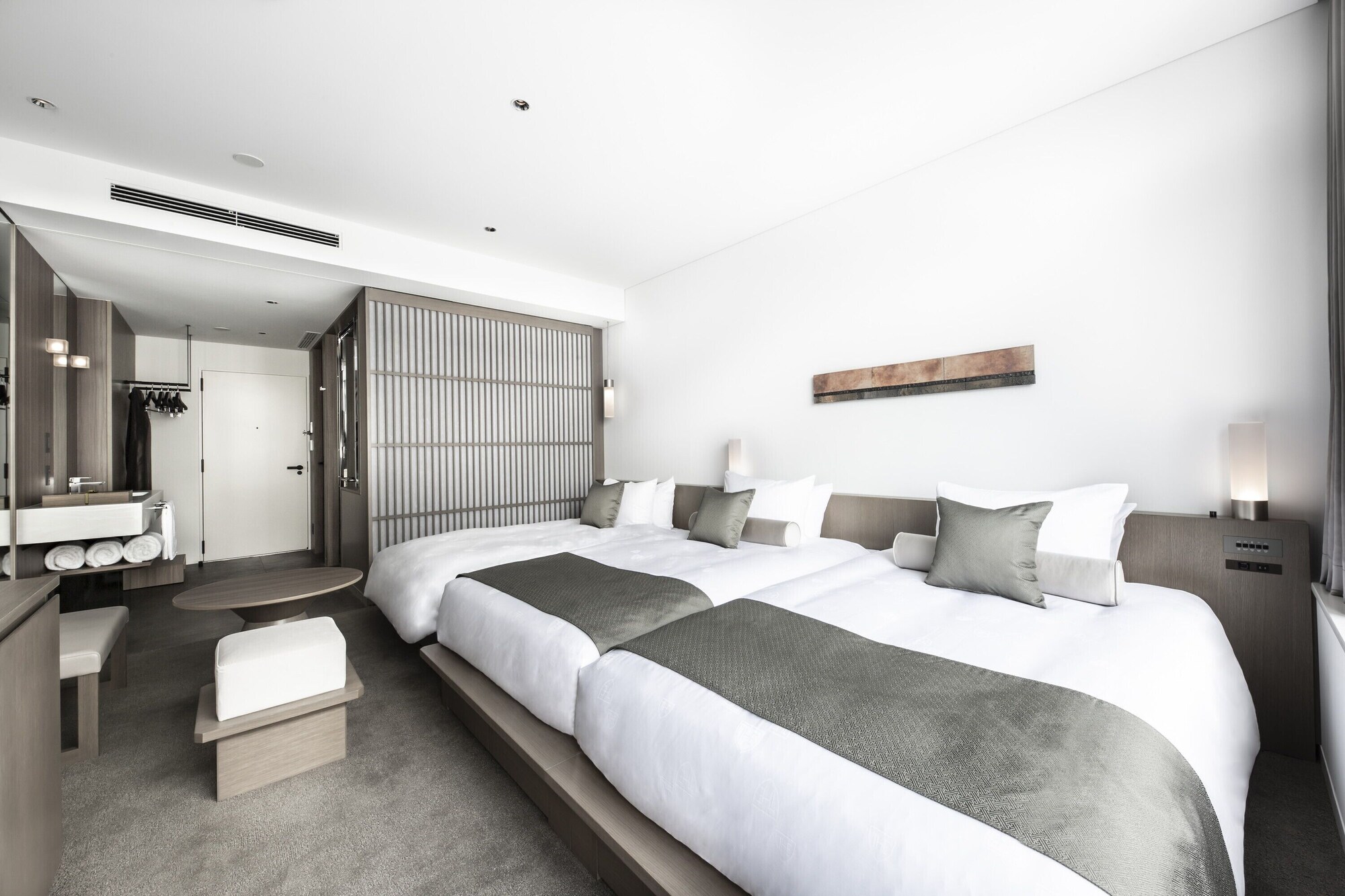 SUPERIOR, TWIN BEDS, WITH EXTRA BED, LOUNGE ACCESS