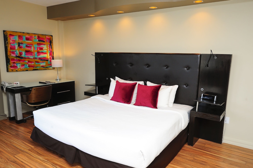 Hotel Chicoutimi 9/55