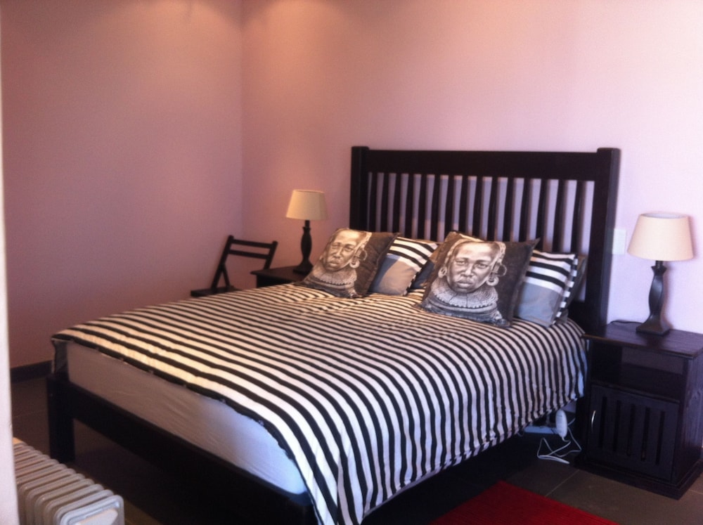 1 BEDROOM, SUNRISE, APARTMENT