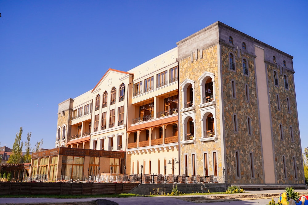 CAUCASUS HOTEL 2/74