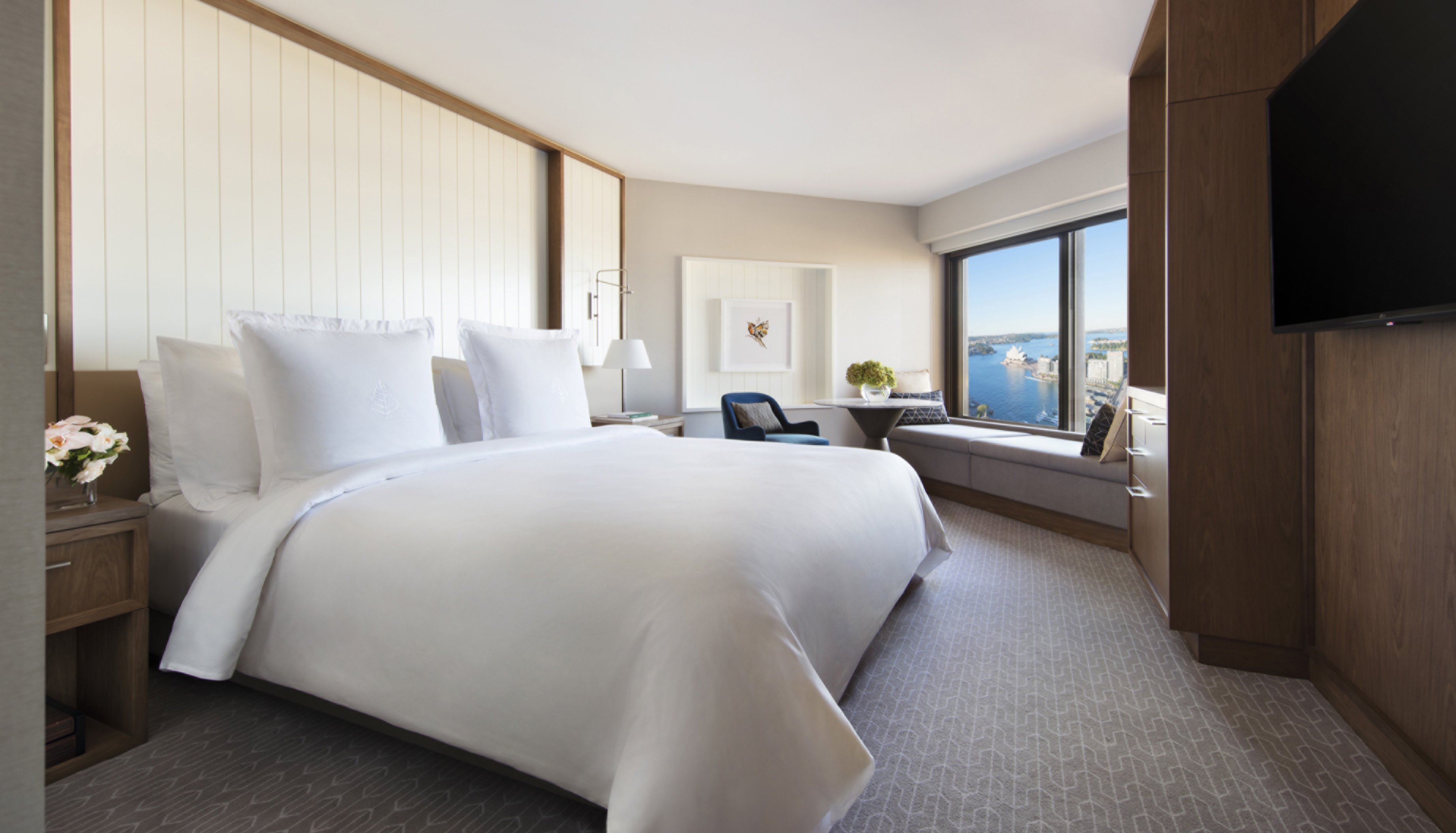 Deluxe, Queen Bed, Full Harbour View, Accessible