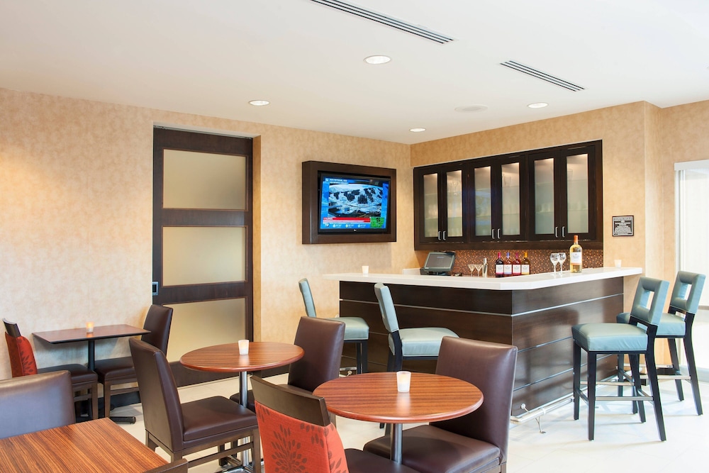 RESIDENCE INN BLOOMINGTON 32/34
