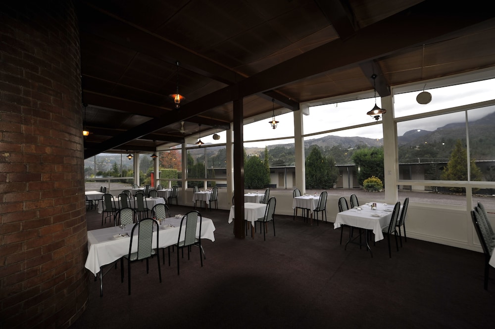 SILVER HILLS MOTEL 24/31