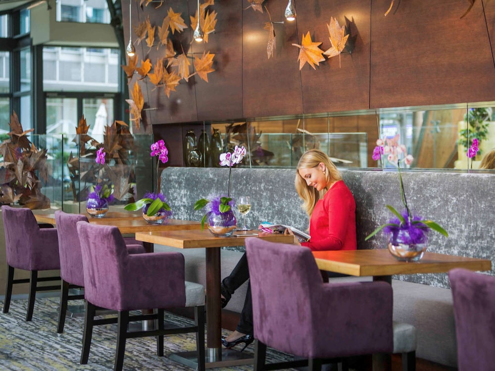 Mercure Sheffield St Paul's Hotel & Spa 57/77