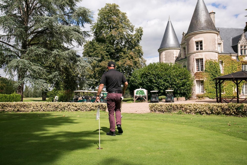 CHATEAU DES SEPT TOURS 6/72