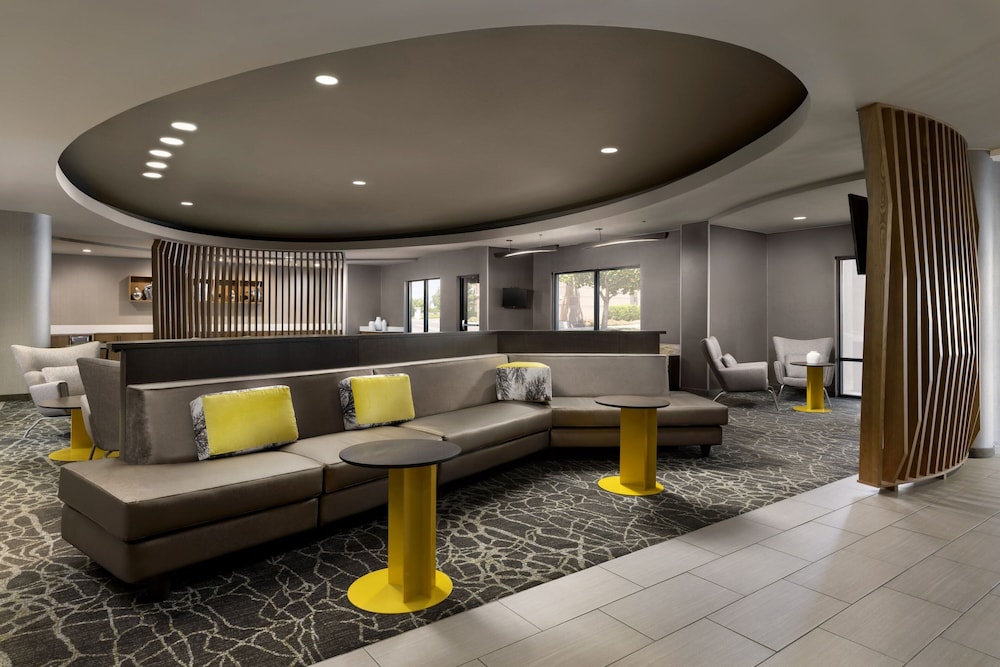 Springhill Suites Fresno 34/46