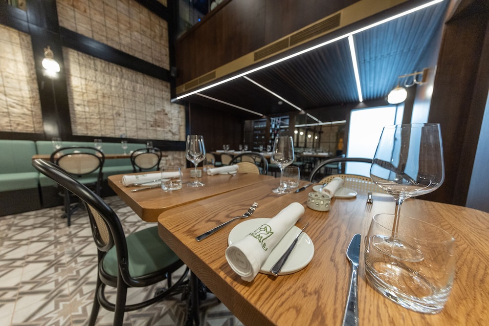 DOMS BOUTIQUE LIVING 33/48