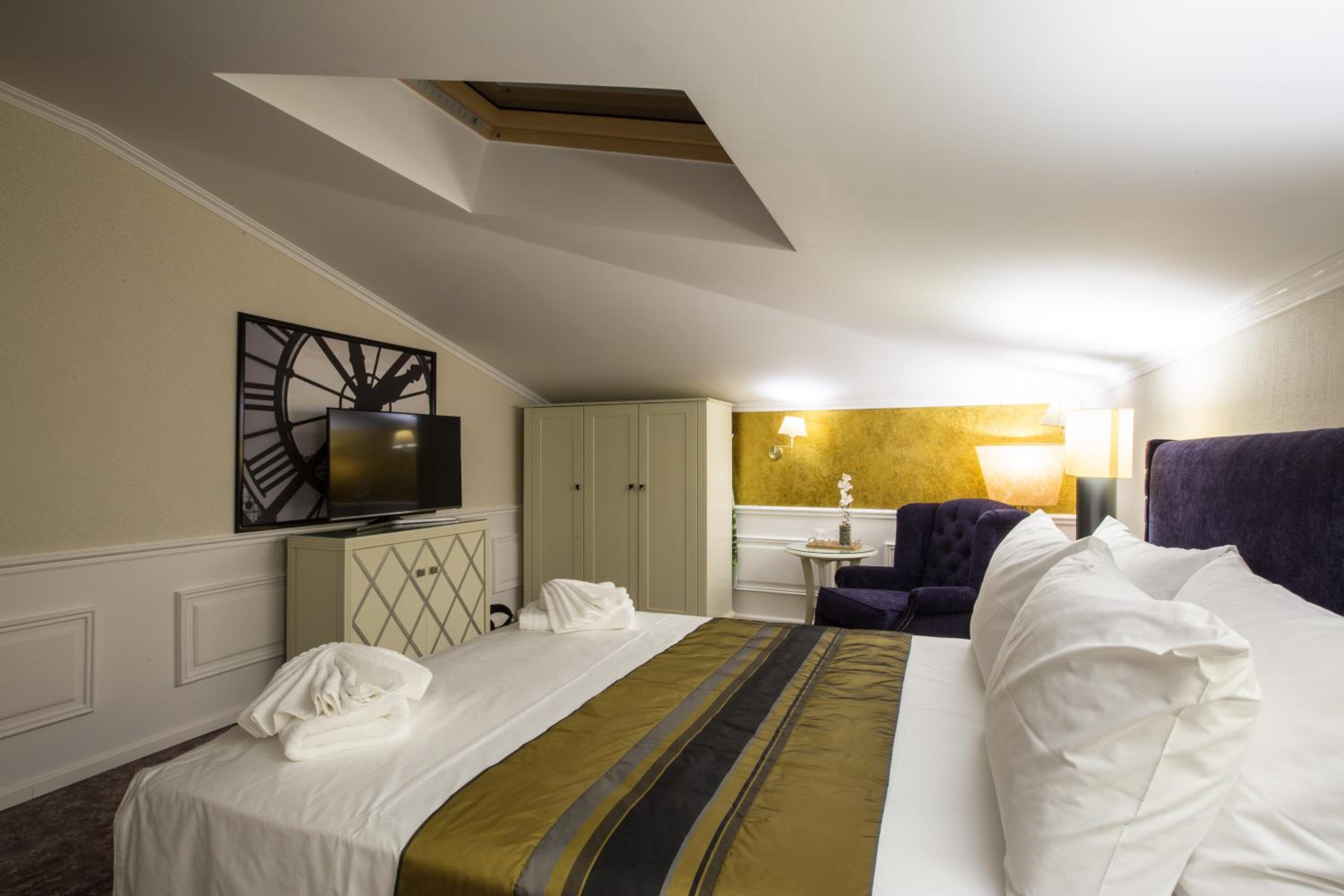 Room, King Bed