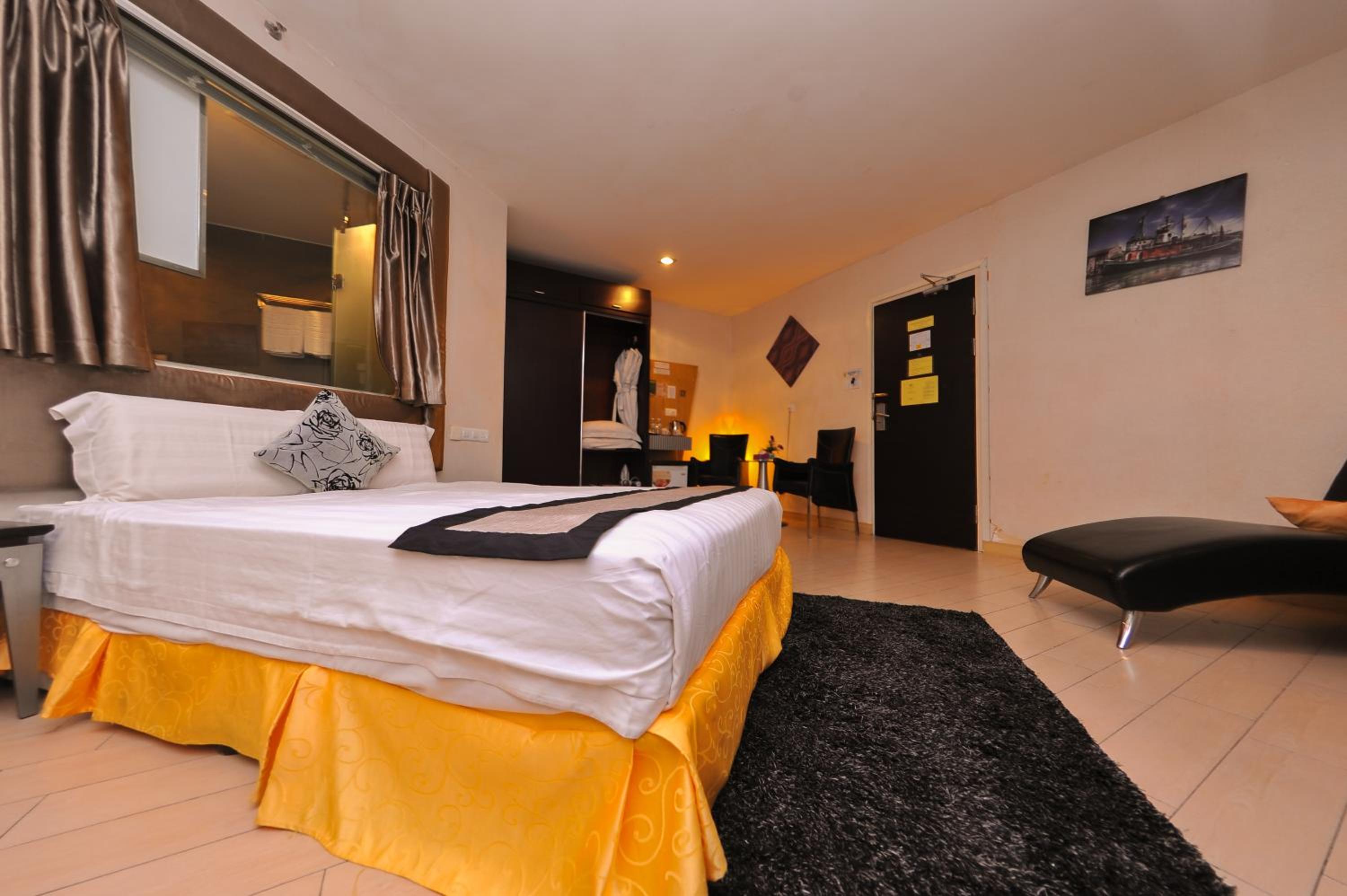 Executive, Queen Bed, No Window، Shervinton Executive Boutique Hotel 3/8