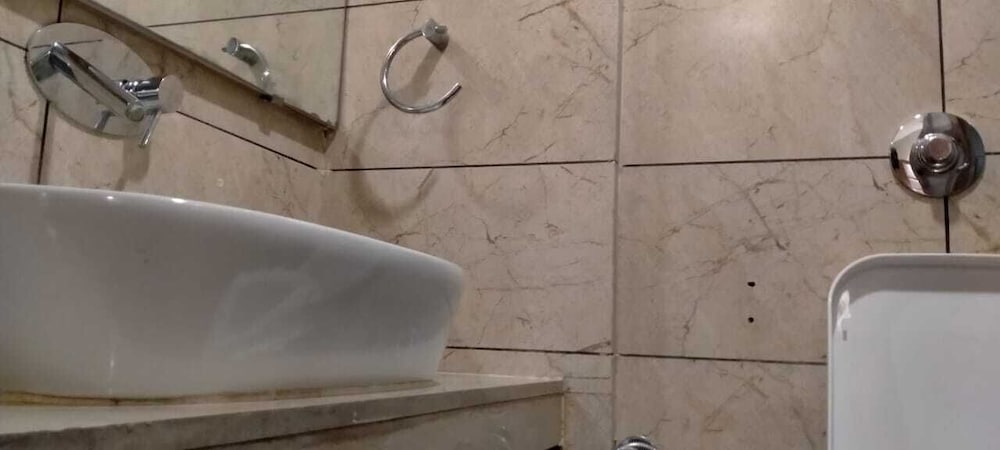 Armoise Hotel 40/40