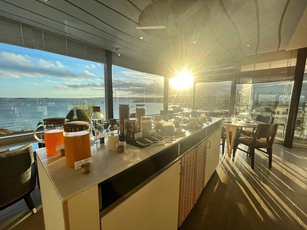 Logis Hotel De Carantec 23/33
