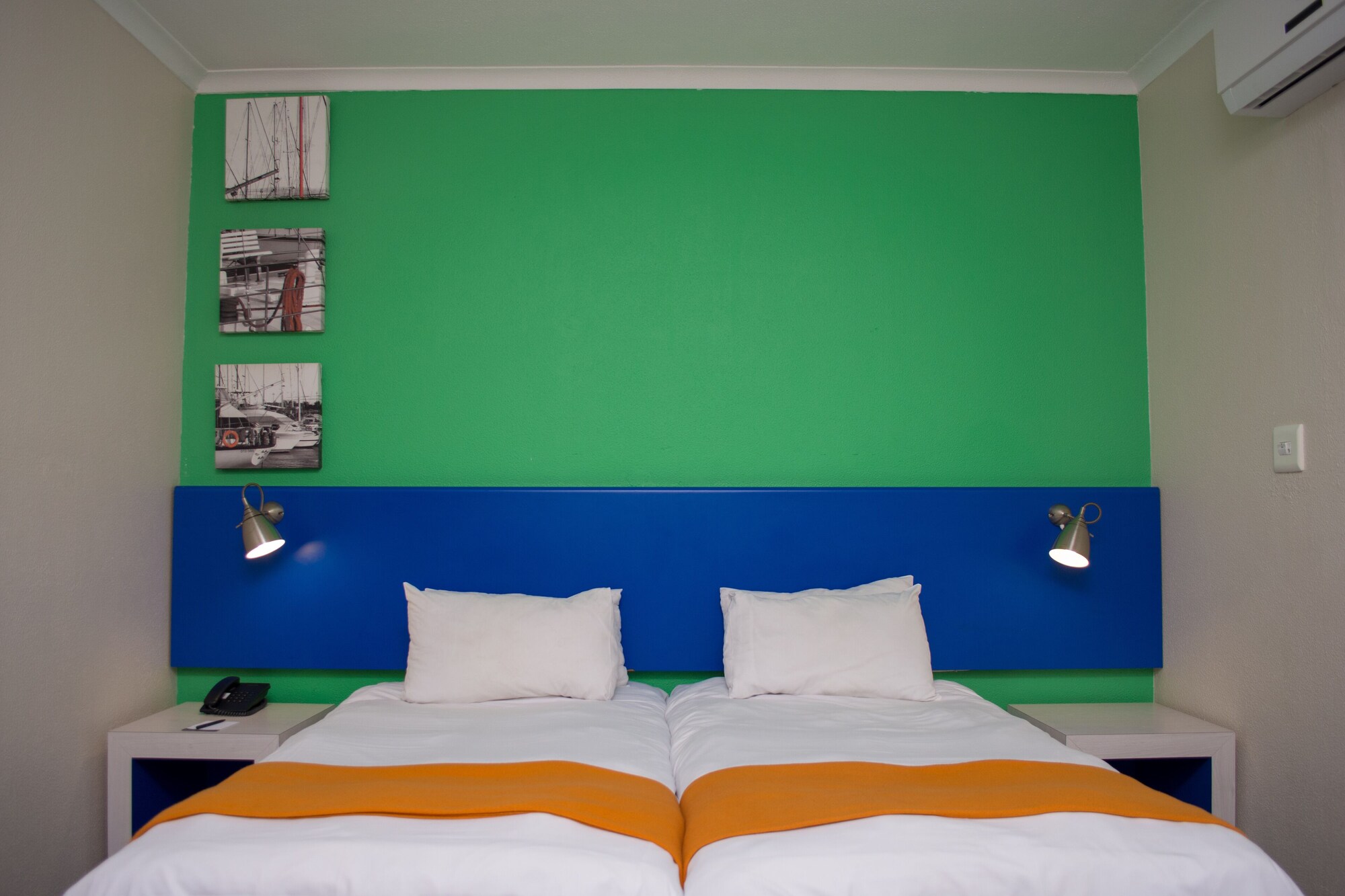 Superior, Twin Beds