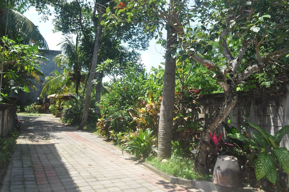 Dewi Sinta Hotel and Restaurant by ABM 20/32