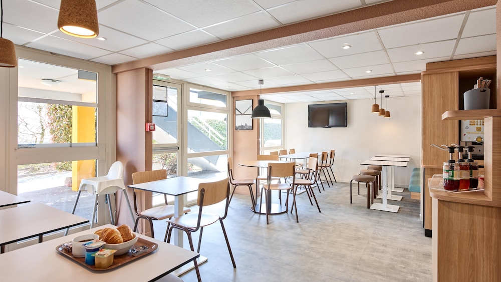 Premiere Classe Valenciennes Ouest - Petite Foret 40/56