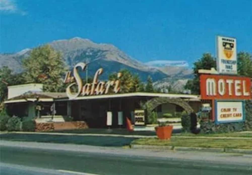 Safari Motel 5/55
