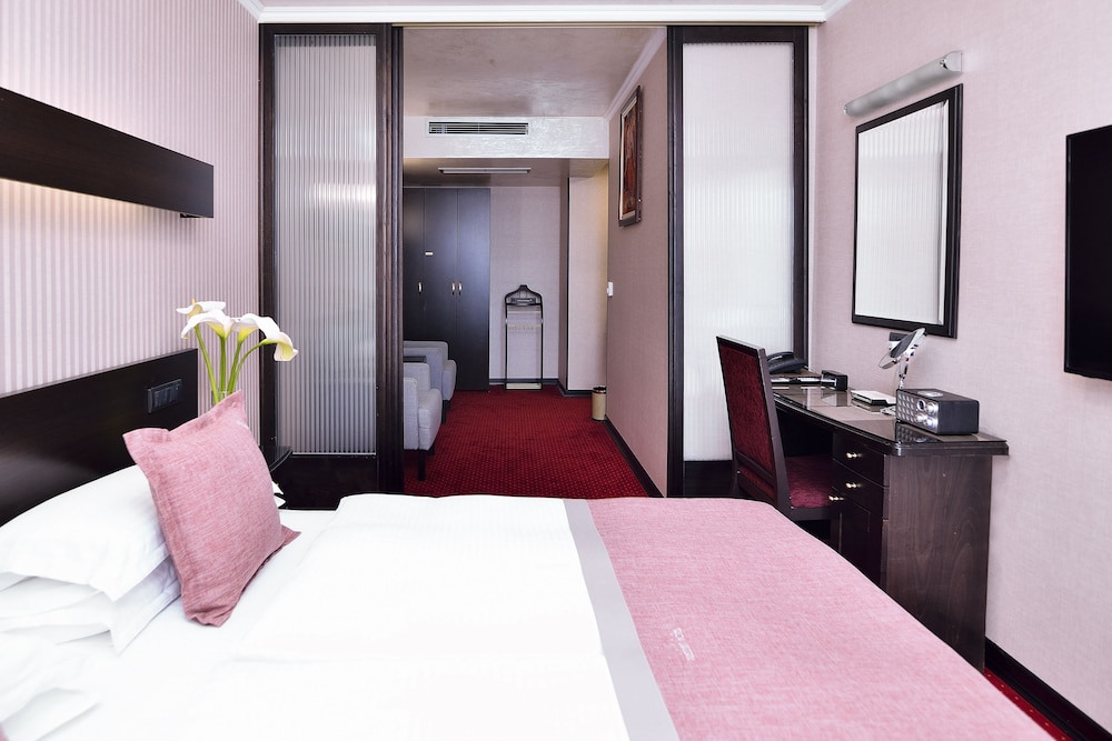 Prezident Hotel 19/75