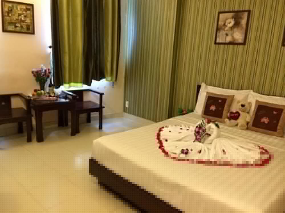 CITY, SUITE, PARK VIEW