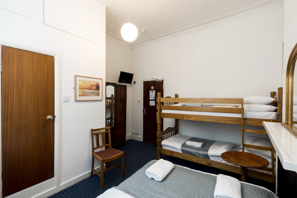 St Athans Hotel 55/73