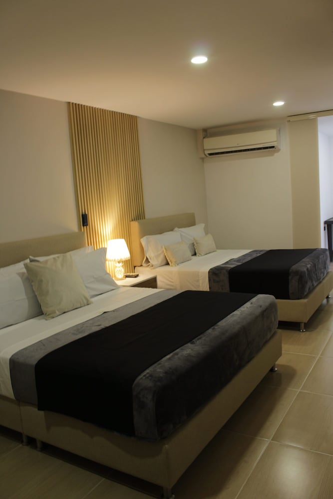 Naiot Hotel Boutique 7/38