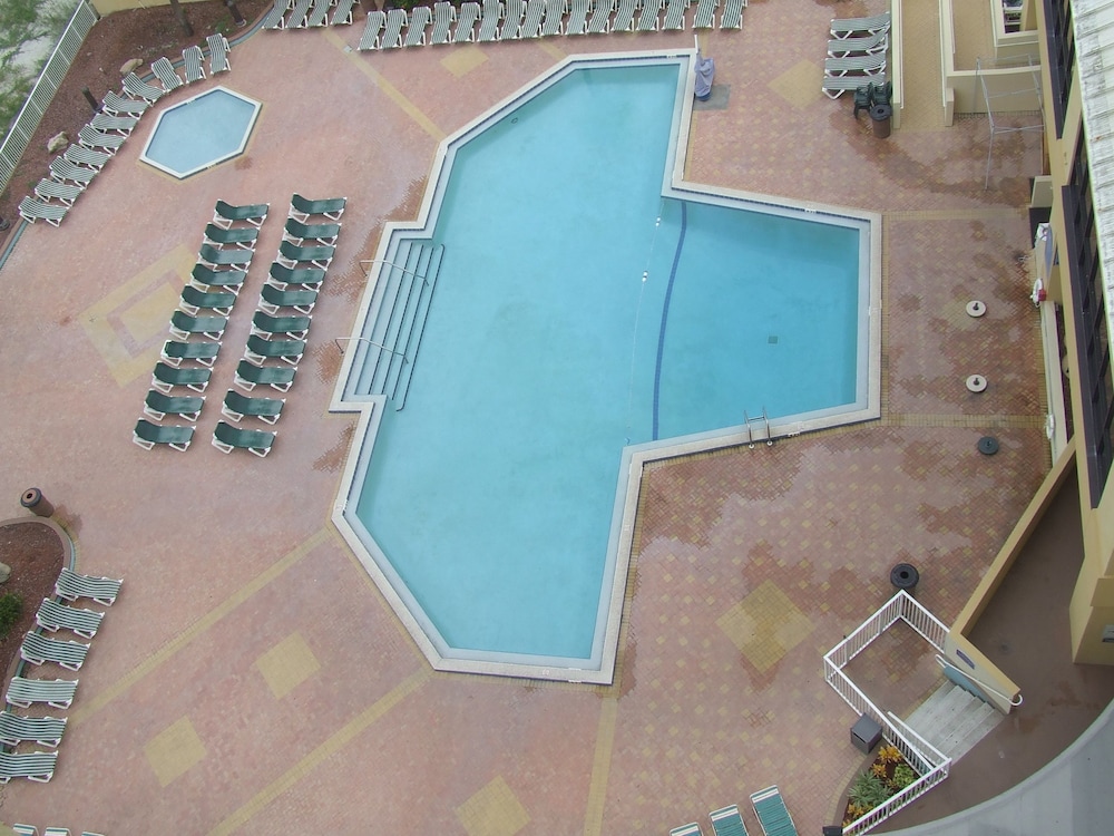 Renaissance Daytona Beach Oceanfront Hotel 40/60