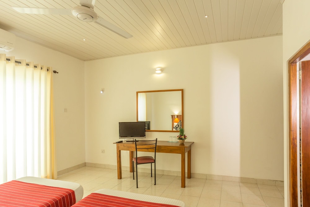 Tamarind Tree Inn 22/47