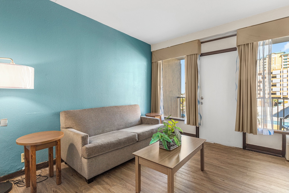 Ocean Crest Inn and Suites 28/51