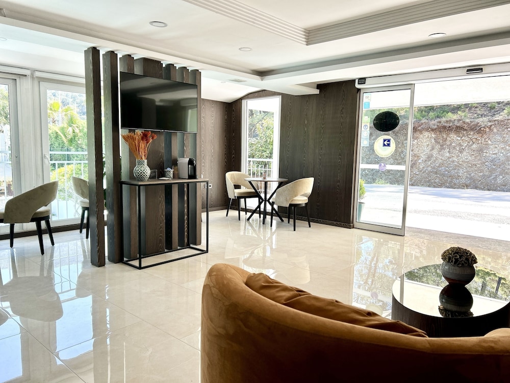 MARINA BOUTIQUE FETHIYE 22/50