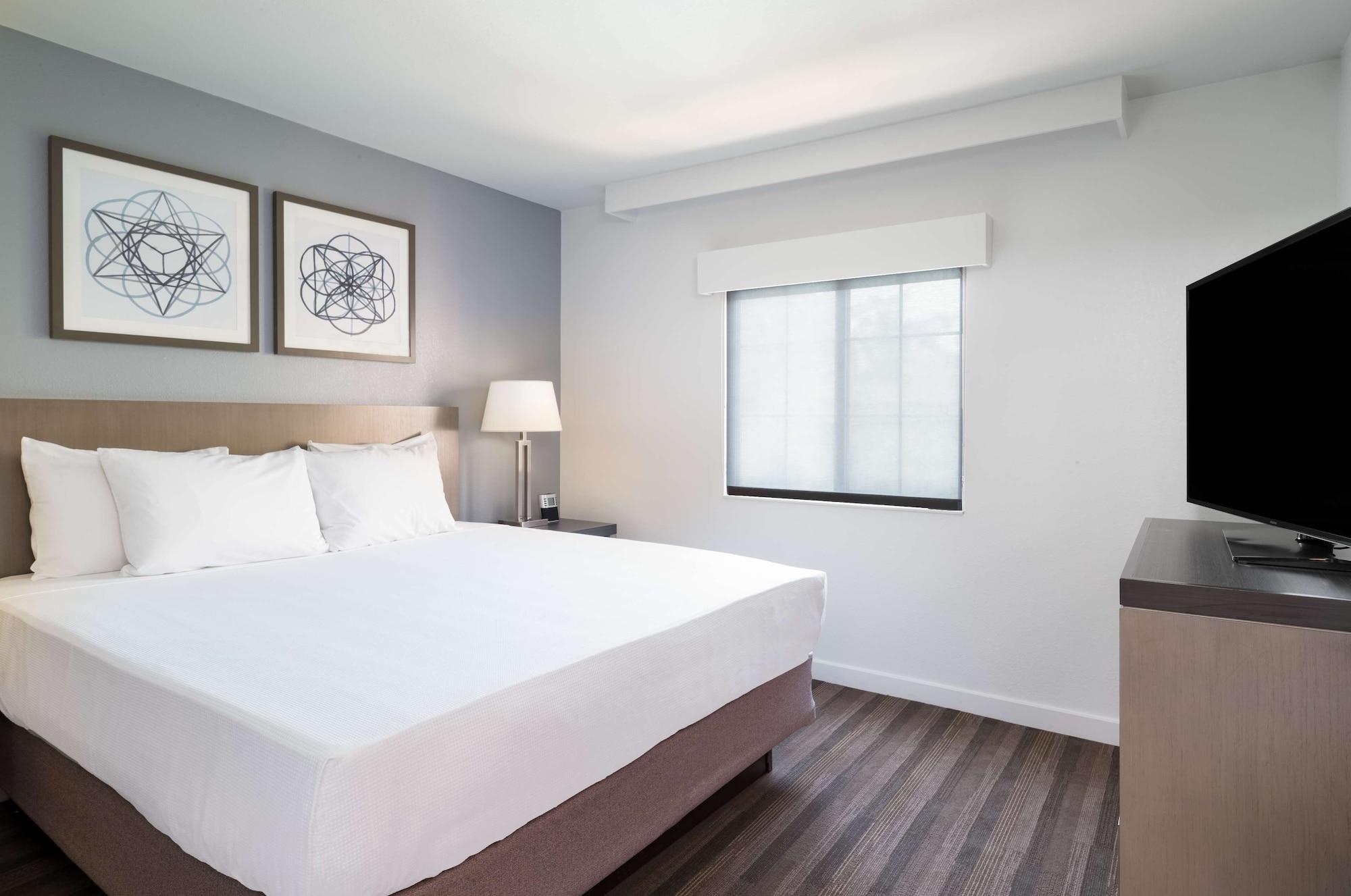 2 Bedrooms, Trio, Suite, Sofa
