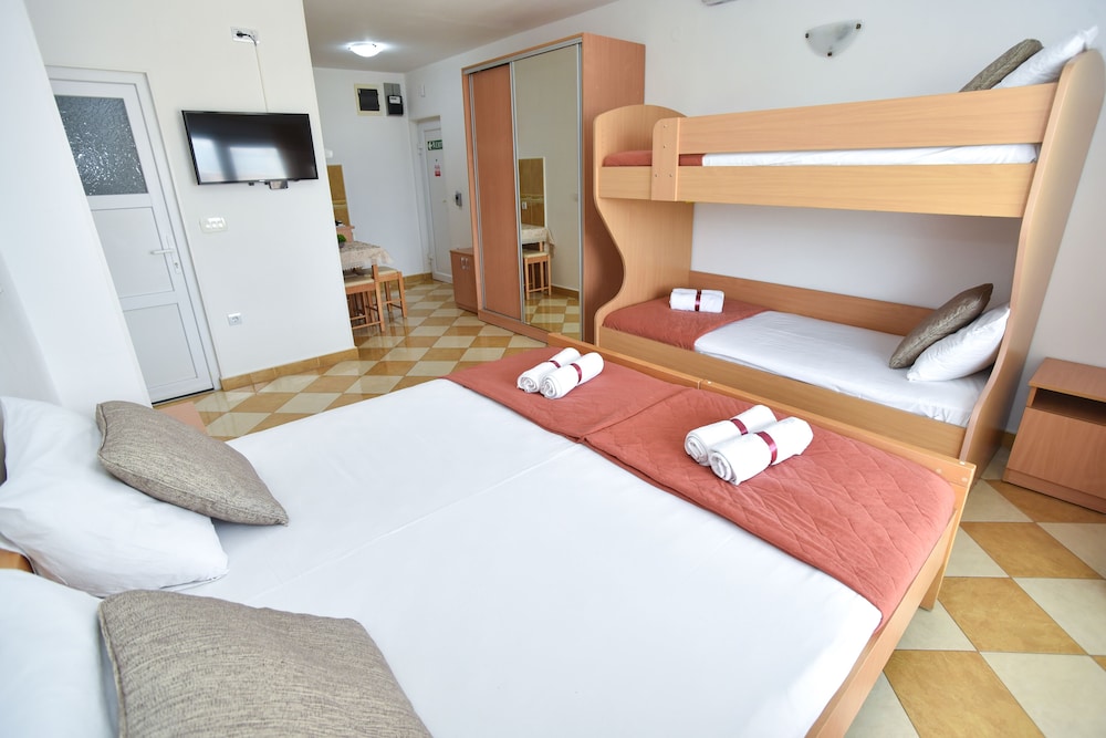 D D Apartments Tivat 8/18