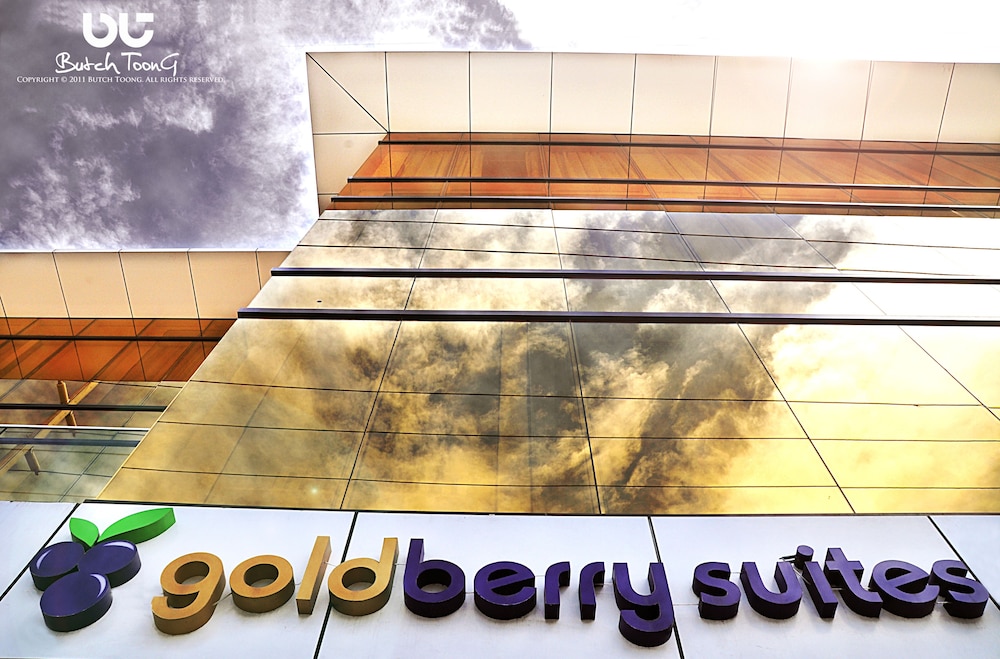 Goldberry Suites and Hotel Mactan 2/49
