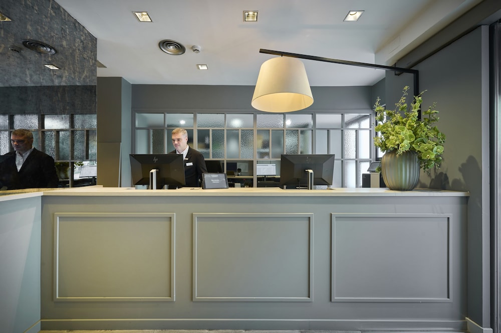 Lobby at Hotel Catalonia Gran Via Bcn, BARCELONA